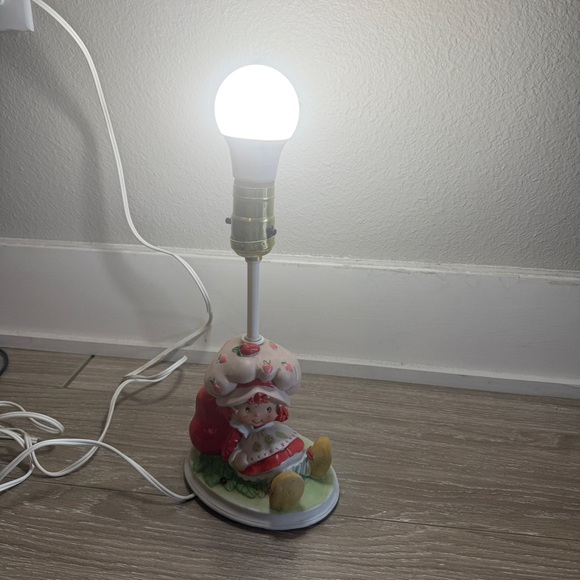 Vintage 1981 Strawberry Shortcake American Greetings Company Lamp Working Rare - Picture 6 of 6